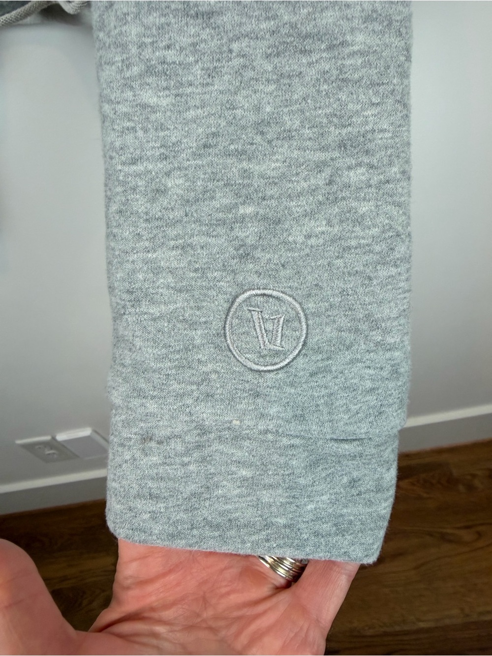 Vuori Sedona Polo Light Gray Pullover Sweatshirt Medium - Picture 12 of 13